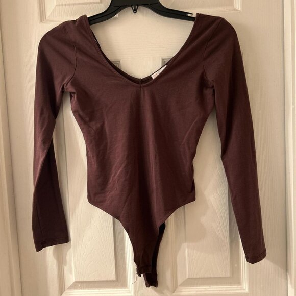 Gianni Bini Brown Long Sleeve Bodysuit V neck - Picture 1 of 1